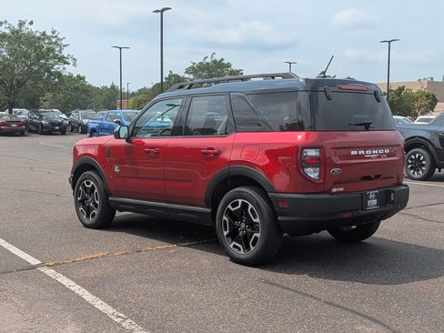 Used 2023 Ford Bronco Sport Outer Banks w/ Tech Package AWD/4WD image 3