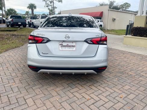 Used 2022 Nissan Versa SV w/ Electronics Package image 3