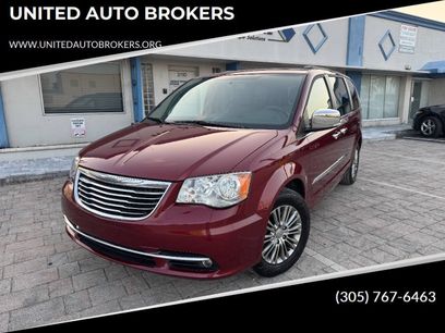 Used 2014 Chrysler Town & Country Touring-L w/ Driver Convenience Group