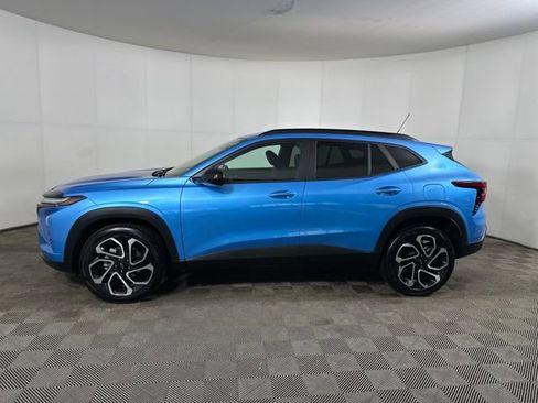 Used 2025 Chevrolet Trax RS w/ Sunroof Package image 14