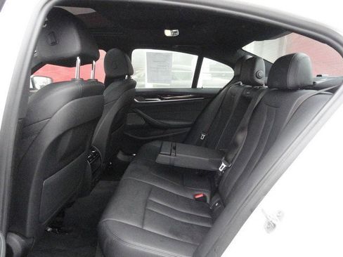 Used 2017 BMW 530i xDrive image 9