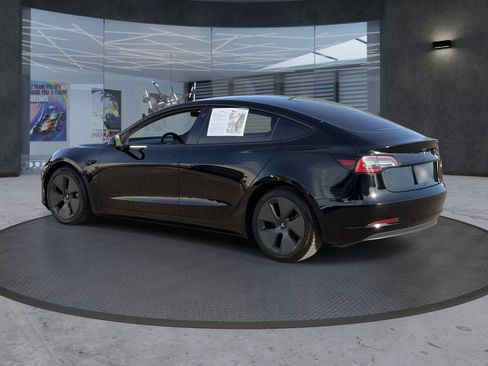 Used 2023 Tesla Model 3 Standard Range RWD image 4