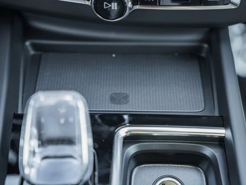 New 2027 Volvo XC60 B5 Plus AWD/4WD image 25