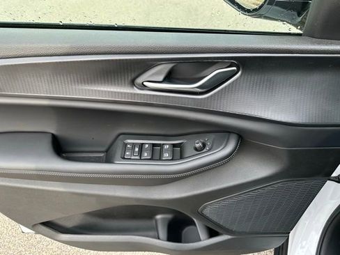New 2025 Jeep Grand Cherokee Altitude AWD/4WD image 10