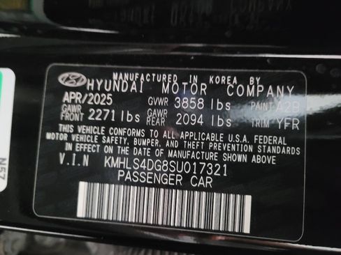 Used 2025 Hyundai Elantra SEL FWD image 33