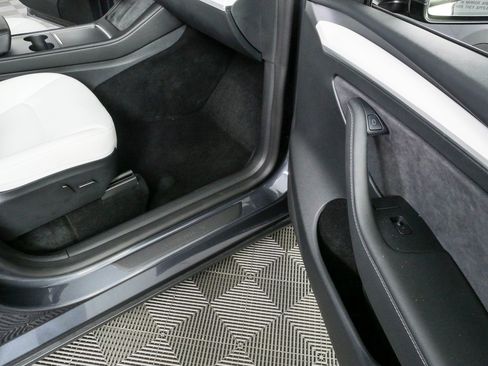 Used 2023 Tesla Model Y Performance AWD/4WD image 24