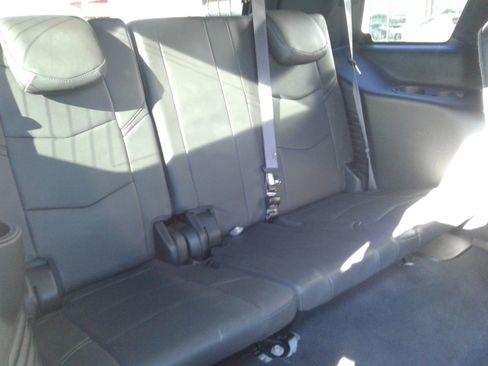 Used 2016 Cadillac Escalade Platinum image 12