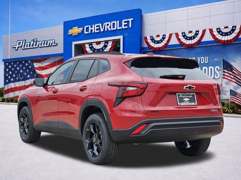New 2026 Chevrolet Trax LT w/ Midnight Edition FWD image 4