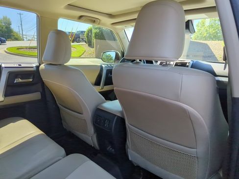 Used 2020 Toyota 4Runner SR5 Premium w/ Moonroof Package AWD/4WD image 28