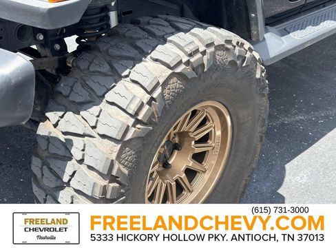 Used 2023 Jeep Gladiator Overland AWD/4WD image 9