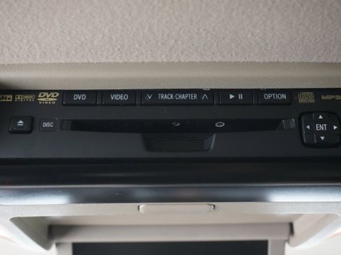 Used 2011 Toyota Sequoia Platinum image 16