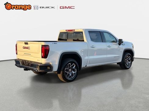 New 2026 GMC Sierra 1500 SLT AWD/4WD image 3