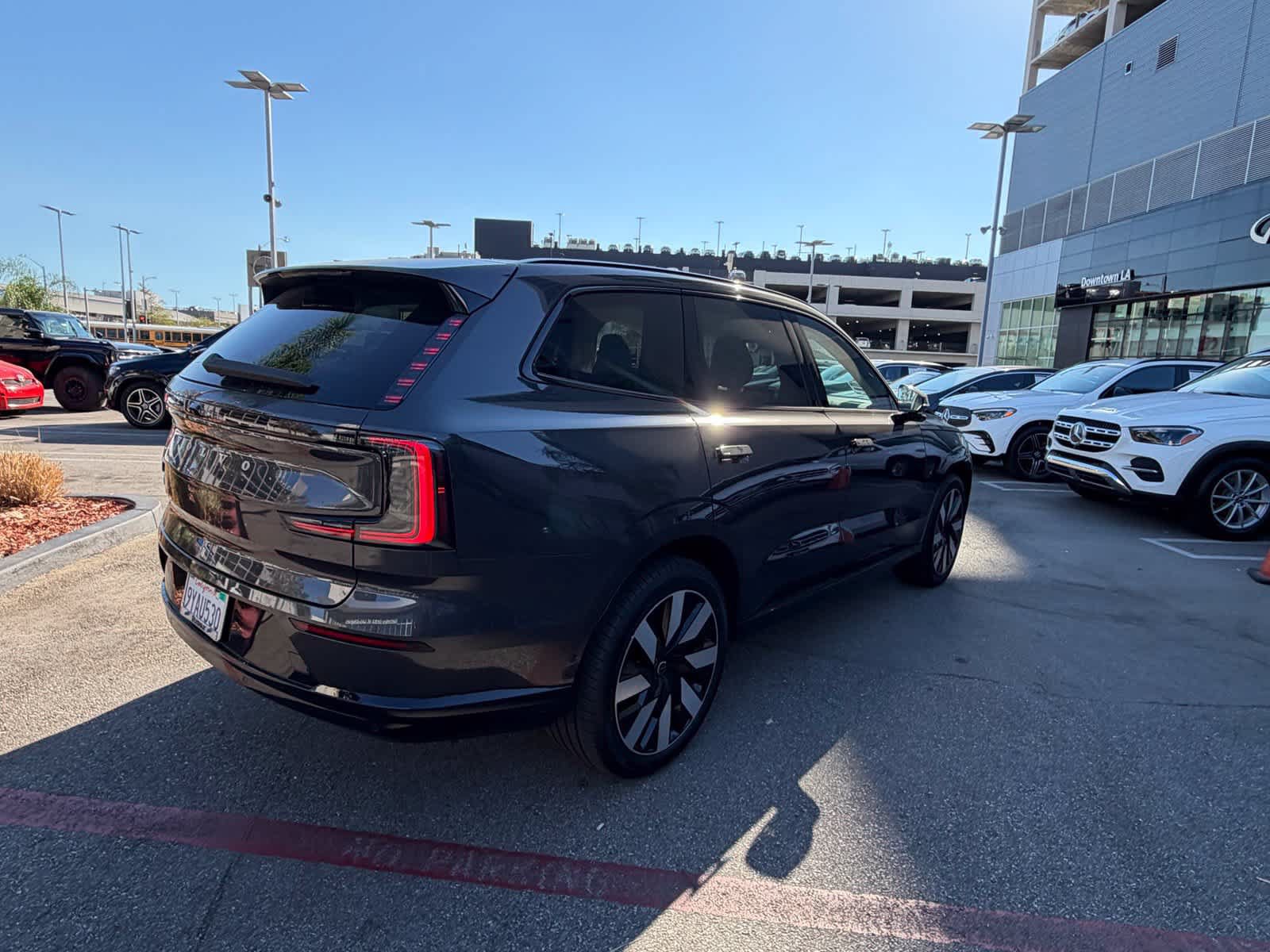 Used 2025 Volvo EX90 Ultra w/ Protection Package Premier AWD/4WD image 4