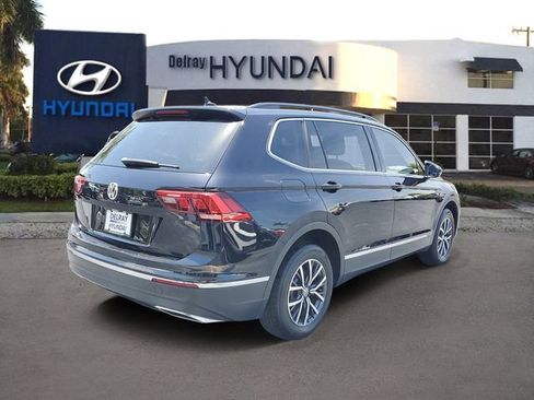 Used 2020 Volkswagen Tiguan SE w/ Panoramic Sunroof Package FWD image 6
