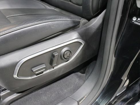 Used 2023 Jeep Wagoneer Series II AWD/4WD image 11