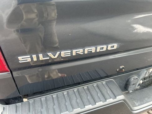 Used 2020 Chevrolet Silverado 1500 Custom w/ Custom Value Package image 9