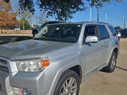 Used 2011 Toyota 4Runner Limited image 2