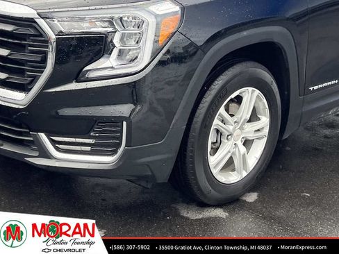 Certified 2023 GMC Terrain SLE w/ Driver Convenience Package FWD image 8