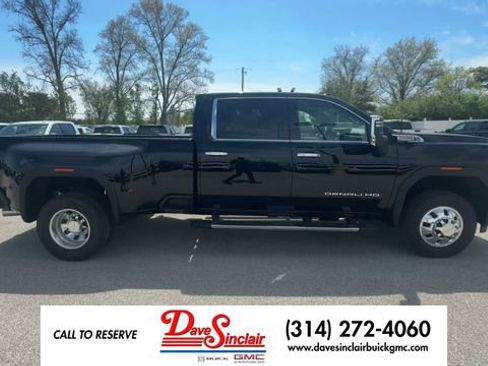 New 2026 GMC Sierra 3500 Denali w/ Denali Reserve Package AWD/4WD image 9