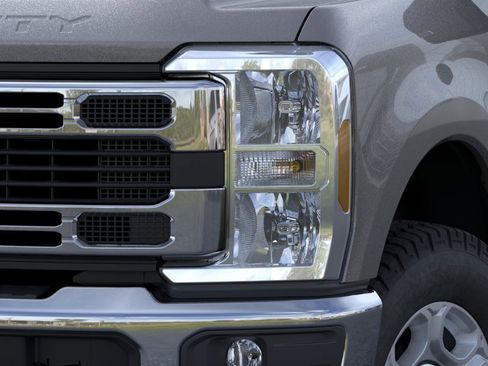 New 2026 Ford F250 XLT w/ FX4 Off-Road Package AWD/4WD image 18