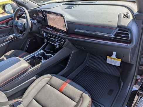 New 2026 Chevrolet Traverse RS w/ LPO, Floor Liner Package FWD image 41