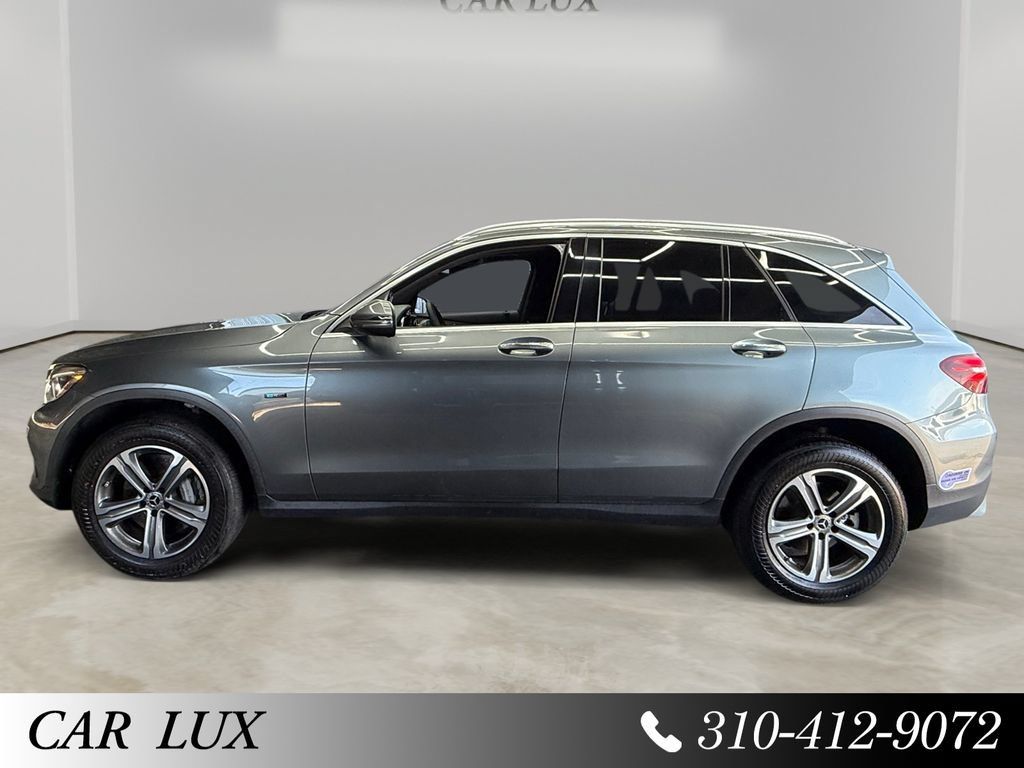Used 2019 Mercedes-Benz GLC 350e 4MATIC w/ Premium Package image 2