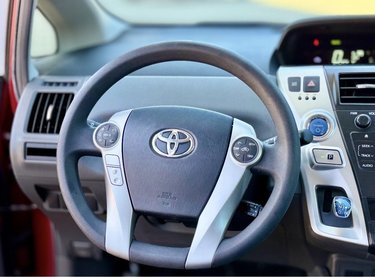 Used 2013 Toyota Prius V Three FWD image 11
