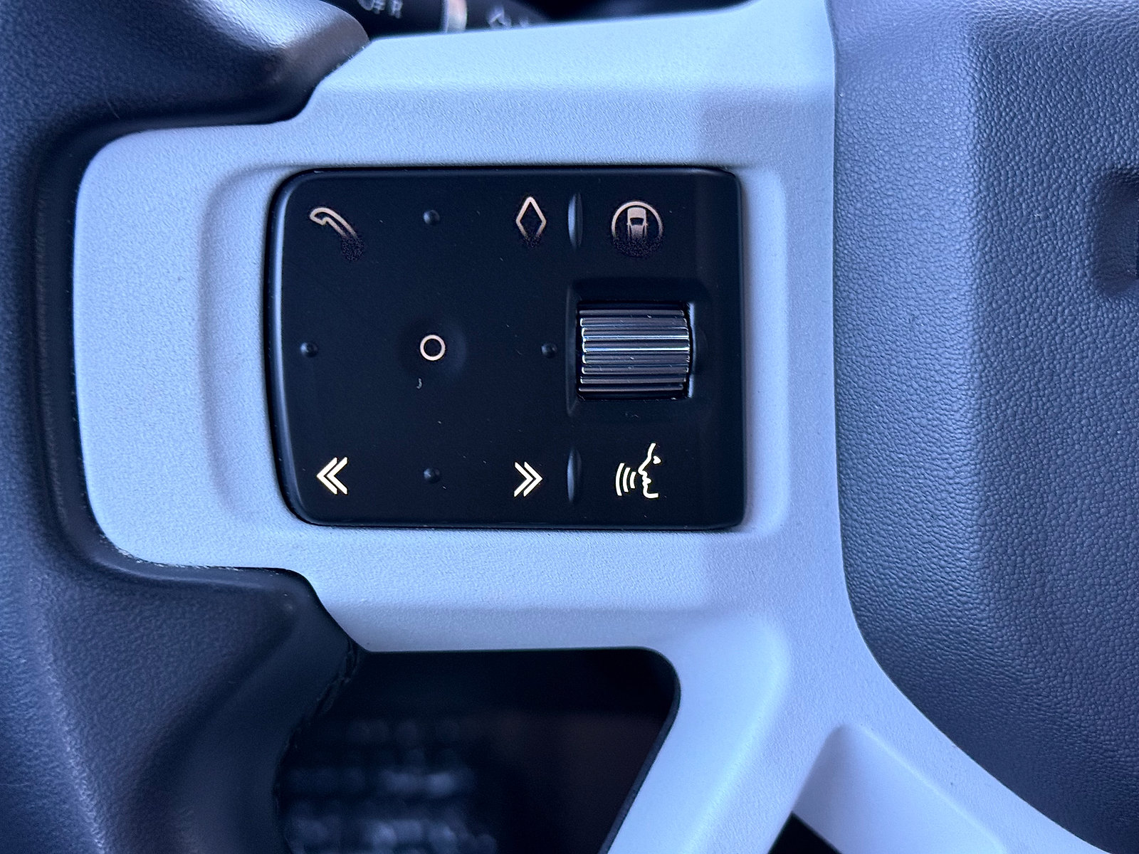 Used 2025 Land Rover Defender 110 S AWD/4WD image 18