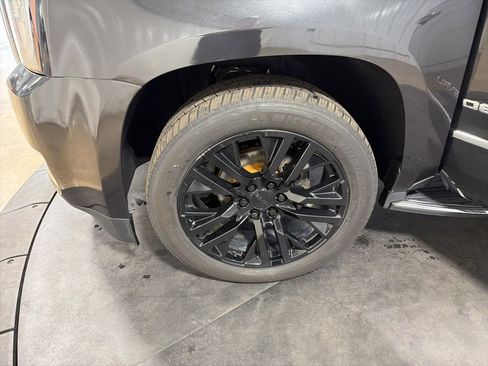 Used 2020 GMC Yukon Denali w/ Open Road Package image 42