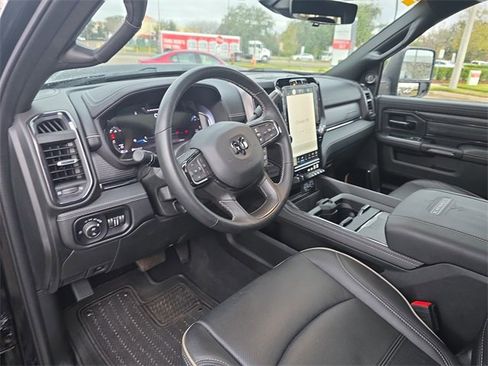 Used 2024 RAM 2500 Limited image 19