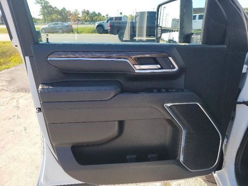 Used 2025 Chevrolet Silverado 2500 LT AWD/4WD image 11