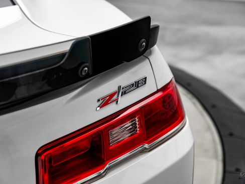 Used 2015 Chevrolet Camaro Z/28 image 29