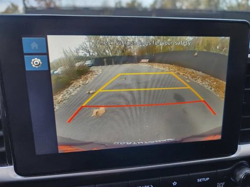 Certified 2024 Hyundai Venue SEL image 34