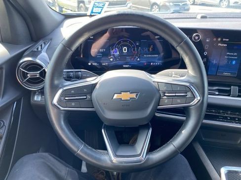 Used 2026 Chevrolet Equinox LT AWD/4WD image 5