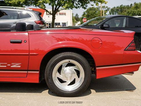 Used 1988 Chevrolet Camaro LT RWD image 5