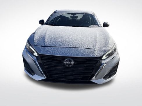 Used 2024 Nissan Altima 2.5 SV image 8