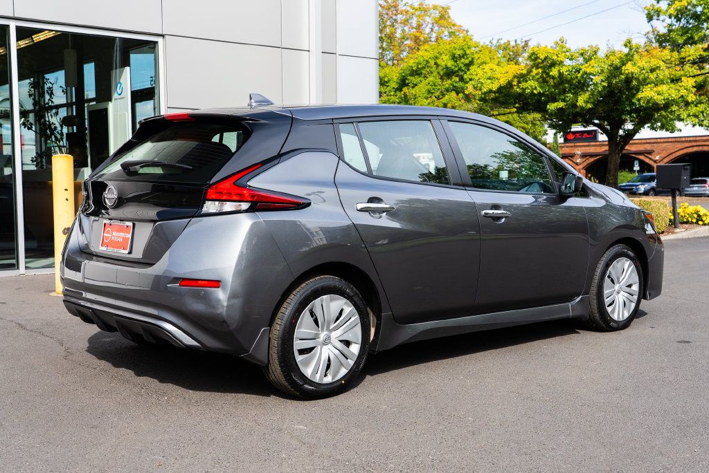 Used 2025 Nissan Leaf S FWD image 6