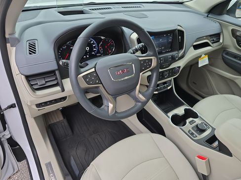 Used 2024 GMC Terrain Denali w/ Denali Premium Package AWD/4WD image 16
