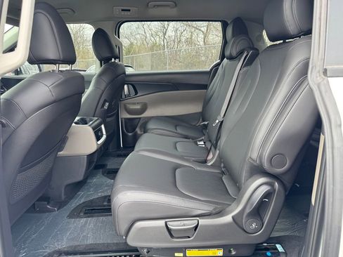 New 2026 Kia Carnival image 13