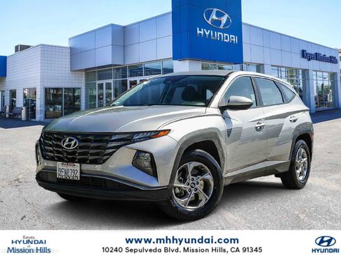 Certified 2023 Hyundai Tucson SE image 1