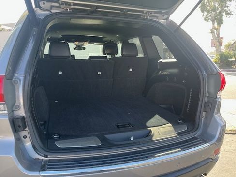 Used 2019 Jeep Grand Cherokee Limited image 10