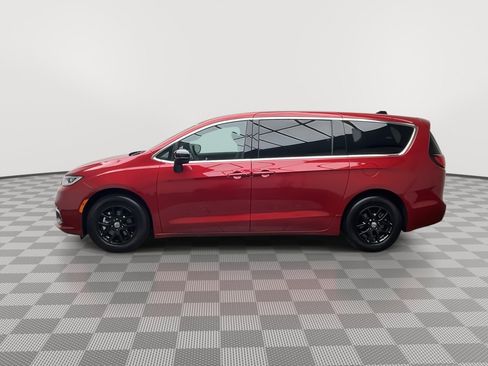 Used 2025 Chrysler Pacifica Select FWD image 35