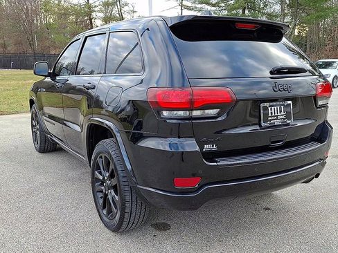 Used 2017 Jeep Grand Cherokee Altitude image 7