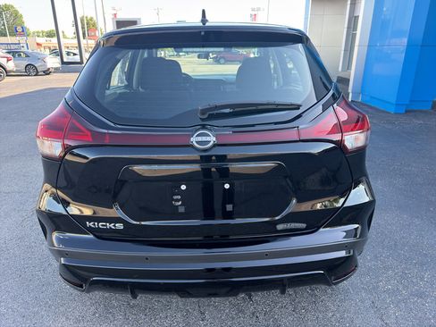 Used 2024 Nissan Kicks S FWD image 5