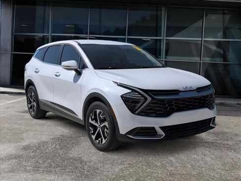 Used 2025 Kia Sportage EX image 2