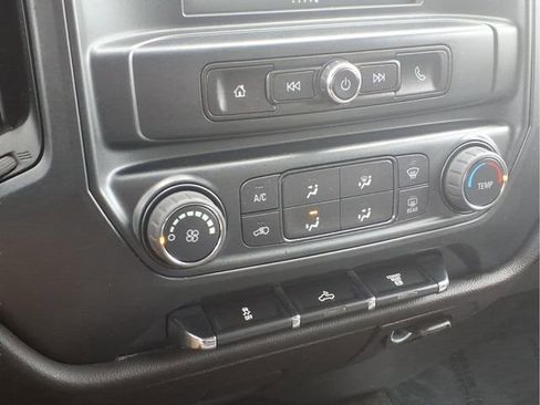 Used 2017 GMC Sierra 2500 4x4 Crew Cab w/ Sierra Convenience Package image 9