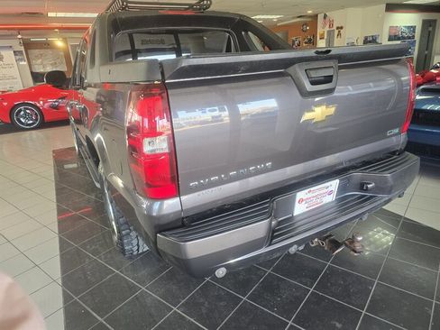 Used 2011 Chevrolet Avalanche LS image 5