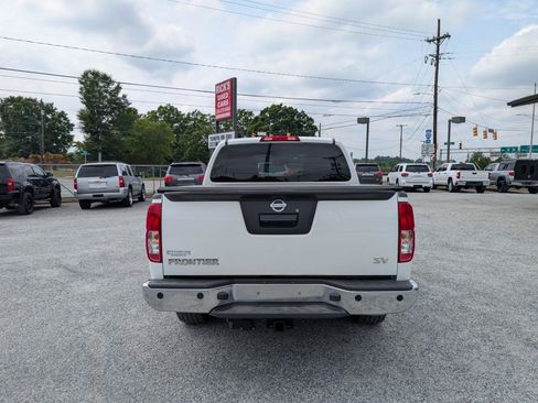 Used 2013 Nissan Frontier SV w/ SV Value Truck Pkg RWD image 8