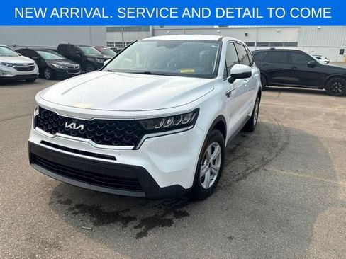 Used 2023 Kia Sorento LX FWD image 1