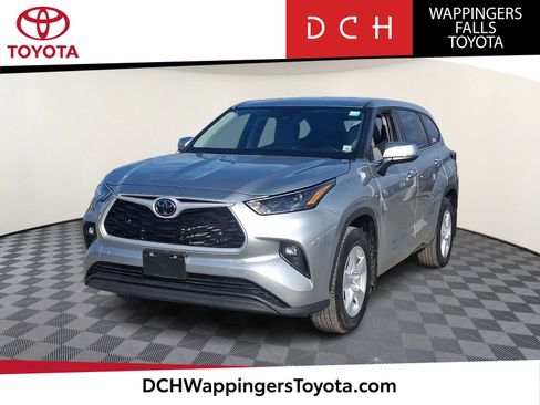 Certified 2023 Toyota Highlander LE image 1